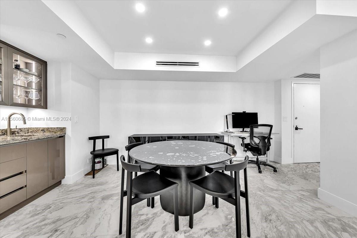 20191 E Country Club Dr 2403, Aventura, Florida 33180, 2 Bedrooms Bedrooms, ,2 BathroomsBathrooms,Residential,For Sale,20191 E Country Club Dr 2403,A11560605