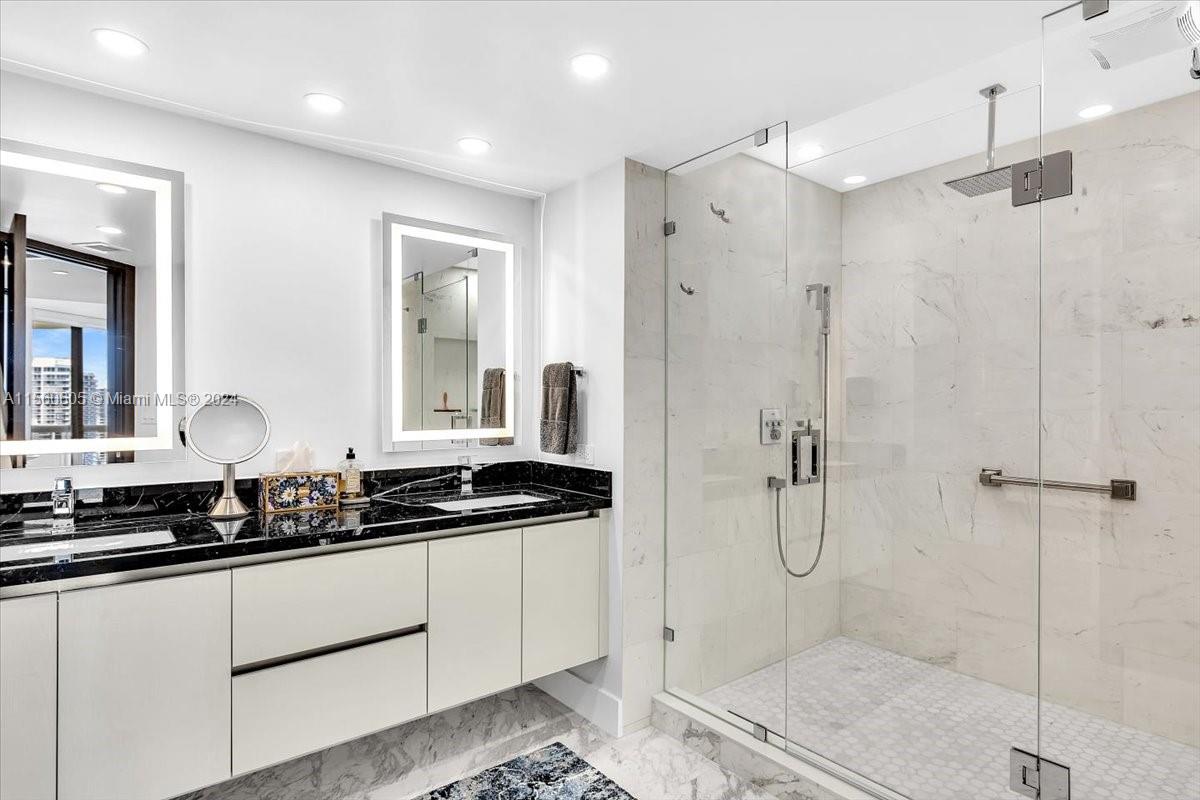 20191 E Country Club Dr 2403, Aventura, Florida 33180, 2 Bedrooms Bedrooms, ,2 BathroomsBathrooms,Residential,For Sale,20191 E Country Club Dr 2403,A11560605