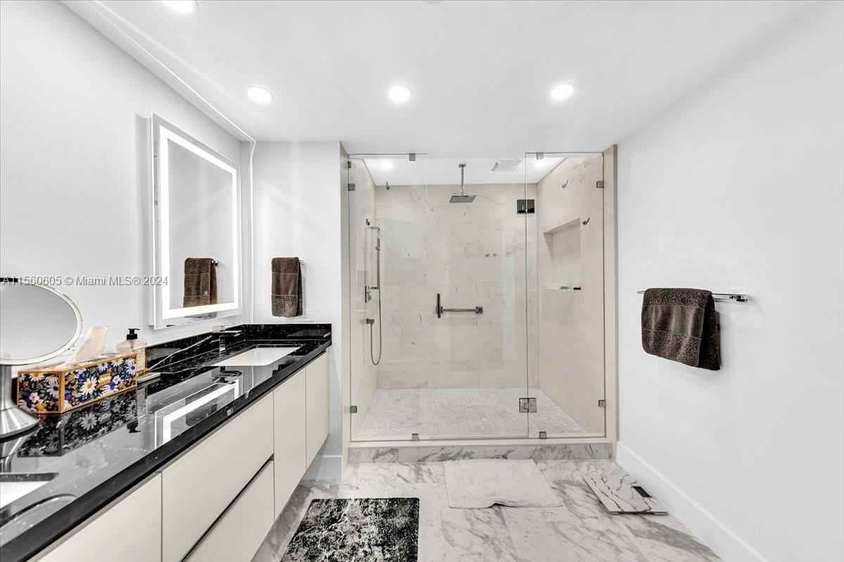 20191 E Country Club Dr 2403, Aventura, Florida 33180, 2 Bedrooms Bedrooms, ,2 BathroomsBathrooms,Residential,For Sale,20191 E Country Club Dr 2403,A11560605