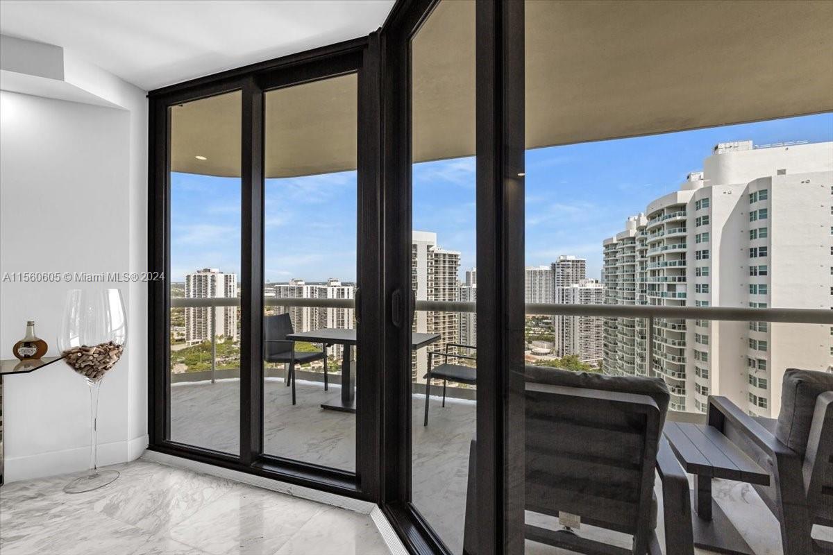 20191 E Country Club Dr 2403, Aventura, Florida 33180, 2 Bedrooms Bedrooms, ,2 BathroomsBathrooms,Residential,For Sale,20191 E Country Club Dr 2403,A11560605