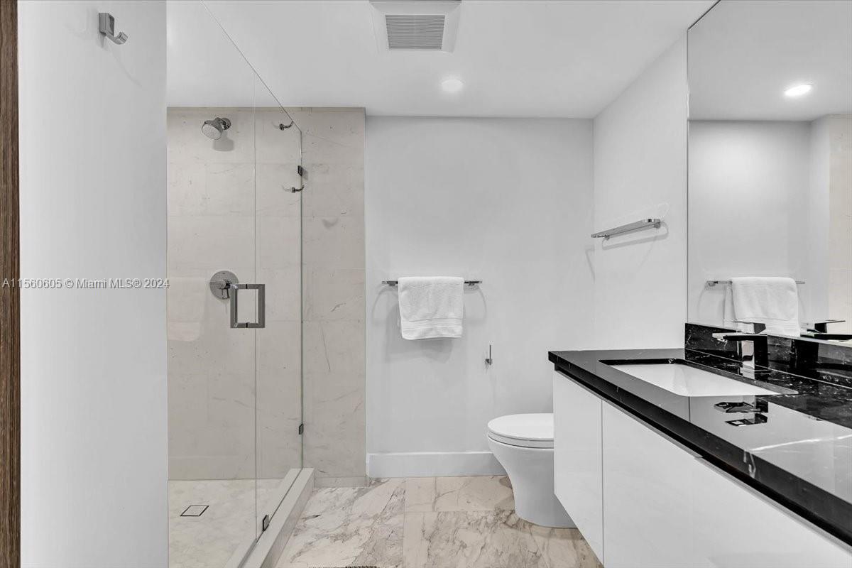 20191 E Country Club Dr 2403, Aventura, Florida 33180, 2 Bedrooms Bedrooms, ,2 BathroomsBathrooms,Residential,For Sale,20191 E Country Club Dr 2403,A11560605