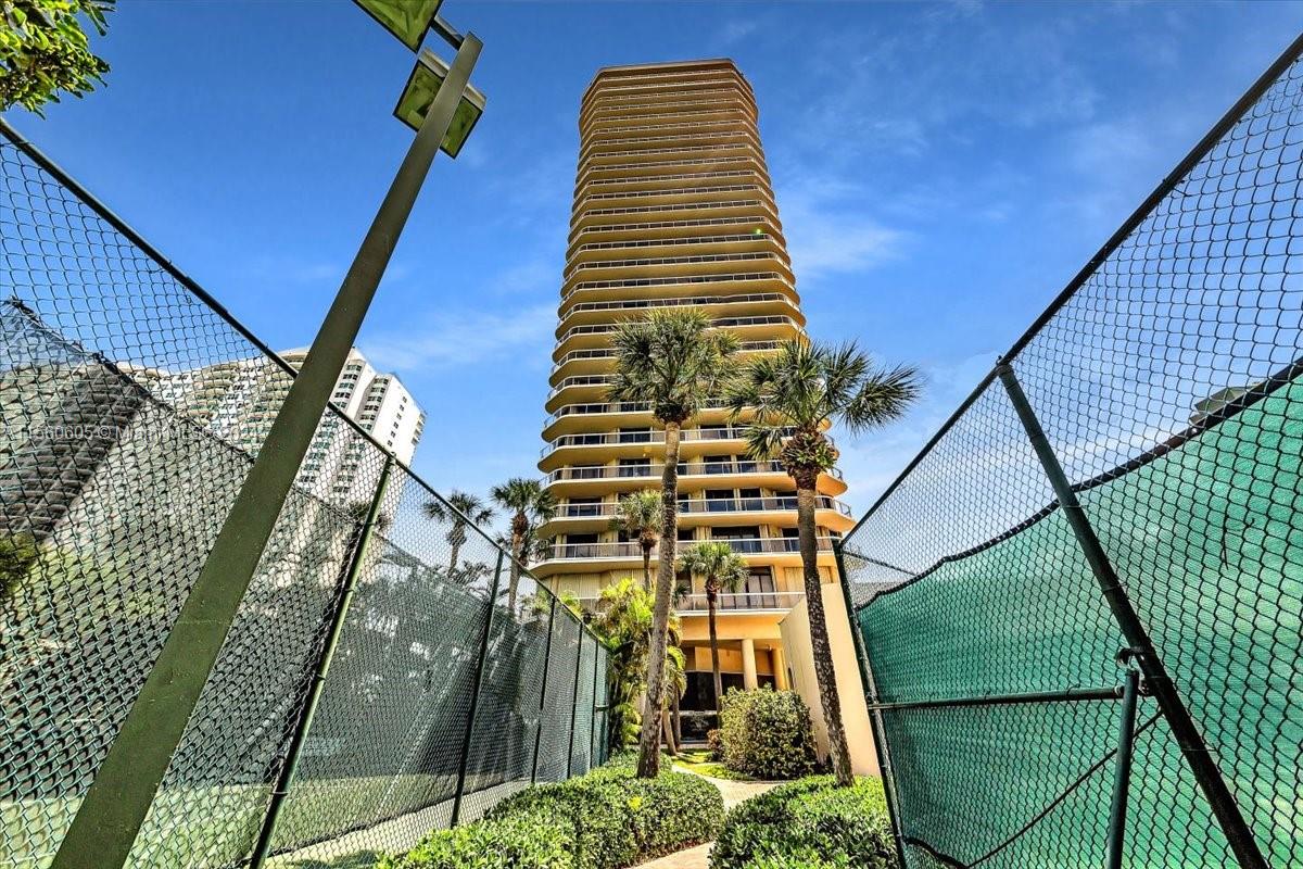 20191 E Country Club Dr 2403, Aventura, Florida 33180, 2 Bedrooms Bedrooms, ,2 BathroomsBathrooms,Residential,For Sale,20191 E Country Club Dr 2403,A11560605