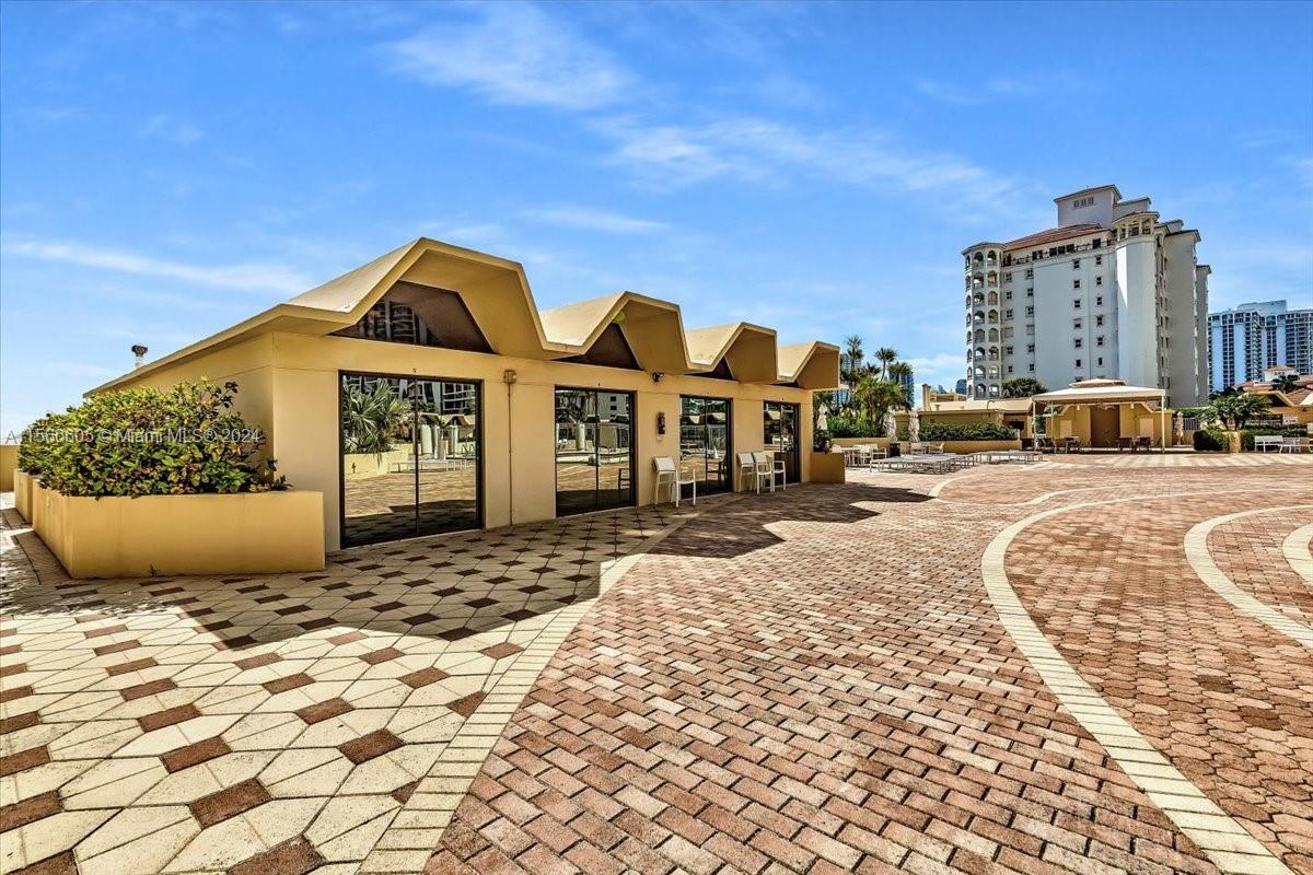 20191 E Country Club Dr 2403, Aventura, Florida 33180, 2 Bedrooms Bedrooms, ,2 BathroomsBathrooms,Residential,For Sale,20191 E Country Club Dr 2403,A11560605