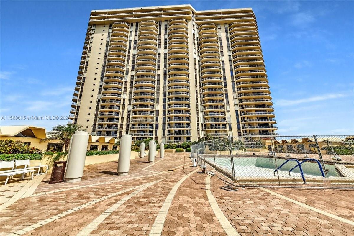 20191 E Country Club Dr 2403, Aventura, Florida 33180, 2 Bedrooms Bedrooms, ,2 BathroomsBathrooms,Residential,For Sale,20191 E Country Club Dr 2403,A11560605