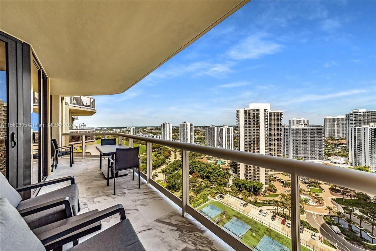 20191 E Country Club Dr 2403, Aventura, Florida 33180, 2 Bedrooms Bedrooms, ,2 BathroomsBathrooms,Residential,For Sale,20191 E Country Club Dr 2403,A11560605