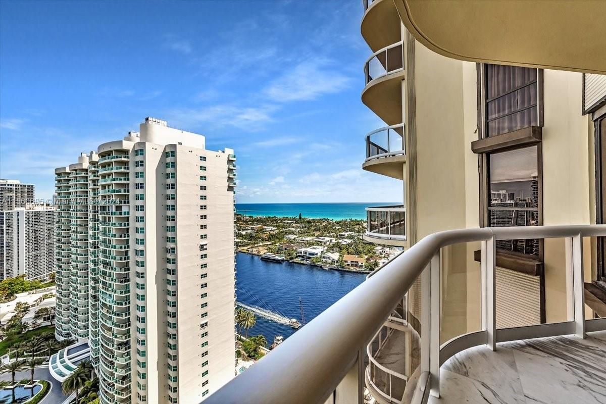 20191 E Country Club Dr 2403, Aventura, Florida 33180, 2 Bedrooms Bedrooms, ,2 BathroomsBathrooms,Residential,For Sale,20191 E Country Club Dr 2403,A11560605