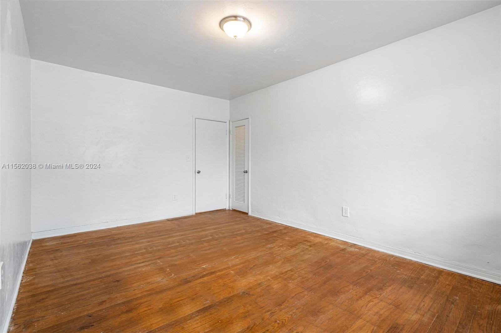 7721 Dickens Ave 7, Miami Beach, Florida 33141, 1 Bedroom Bedrooms, ,1 BathroomBathrooms,Residentiallease,For Rent,7721 Dickens Ave 7,A11562038