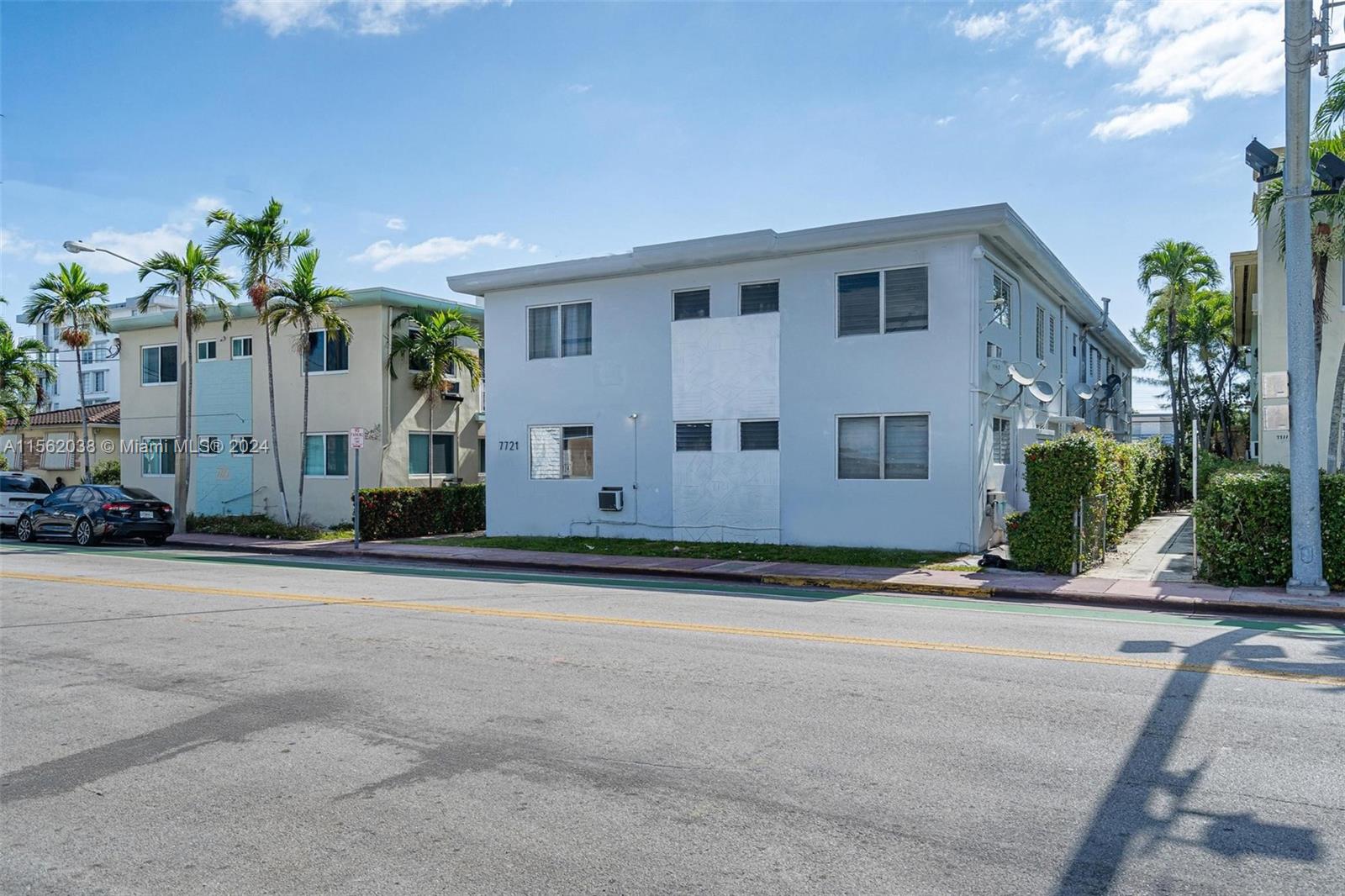 7721 Dickens Ave 7, Miami Beach, Florida 33141, 1 Bedroom Bedrooms, ,1 BathroomBathrooms,Residentiallease,For Rent,7721 Dickens Ave 7,A11562038