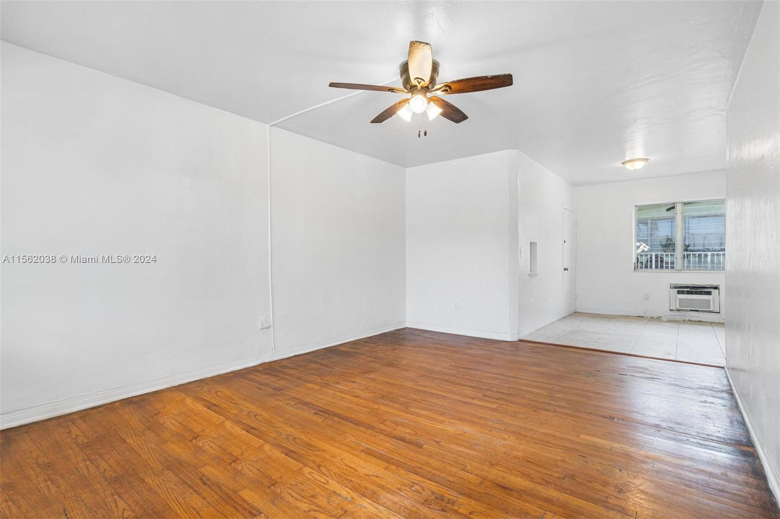 7721 Dickens Ave 7, Miami Beach, Florida 33141, 1 Bedroom Bedrooms, ,1 BathroomBathrooms,Residentiallease,For Rent,7721 Dickens Ave 7,A11562038