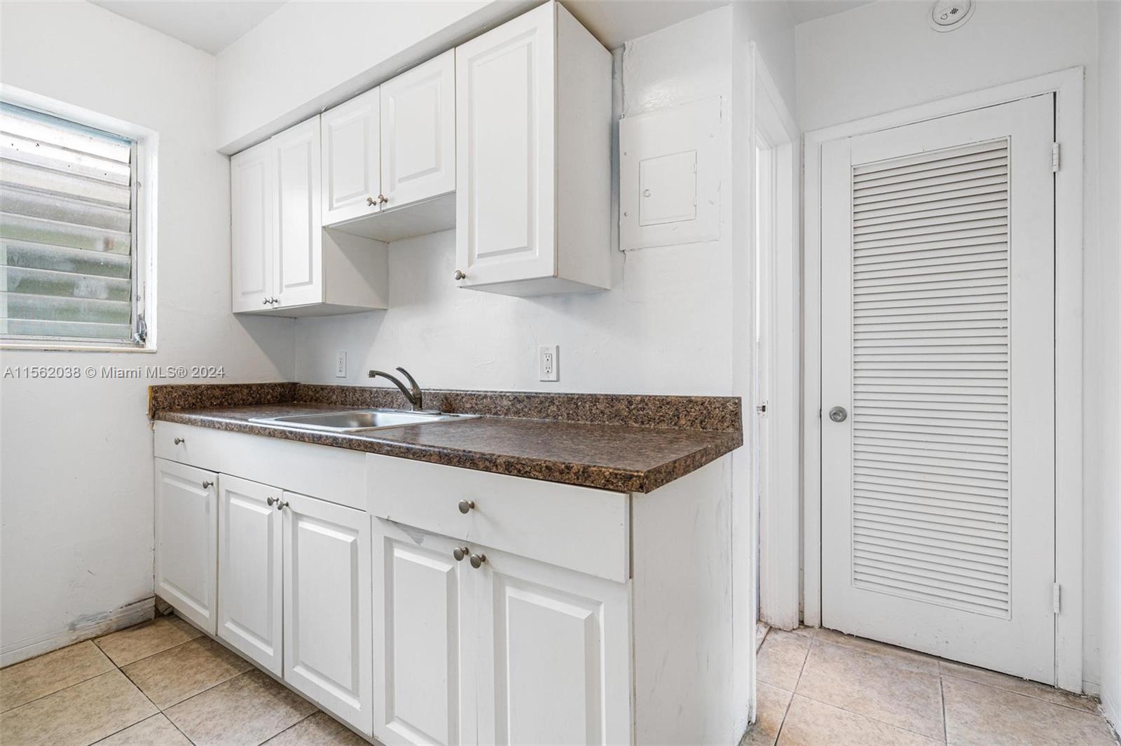 7721 Dickens Ave 7, Miami Beach, Florida 33141, 1 Bedroom Bedrooms, ,1 BathroomBathrooms,Residentiallease,For Rent,7721 Dickens Ave 7,A11562038