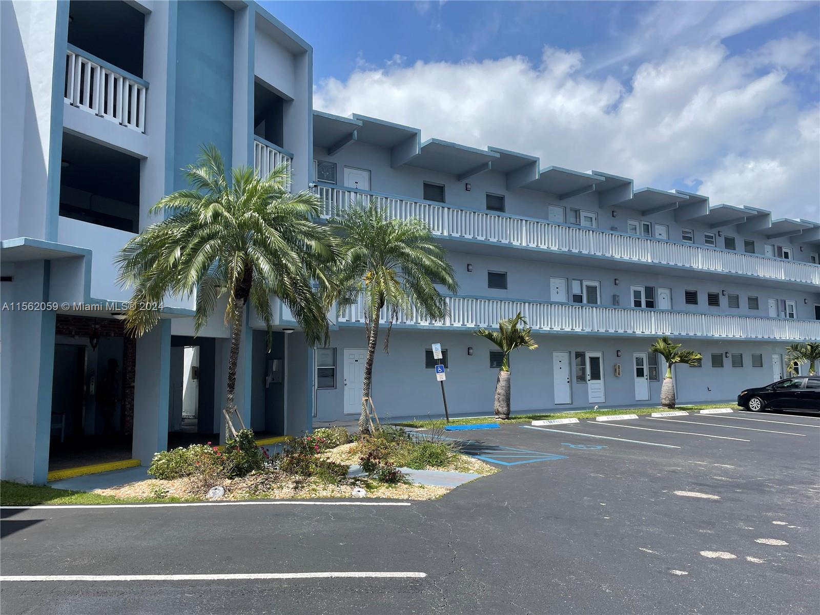 2200 Park Ln 308, Hollywood, Florida 33021, 1 Bedroom Bedrooms, ,1 BathroomBathrooms,Residentiallease,For Rent,2200 Park Ln 308,A11562059