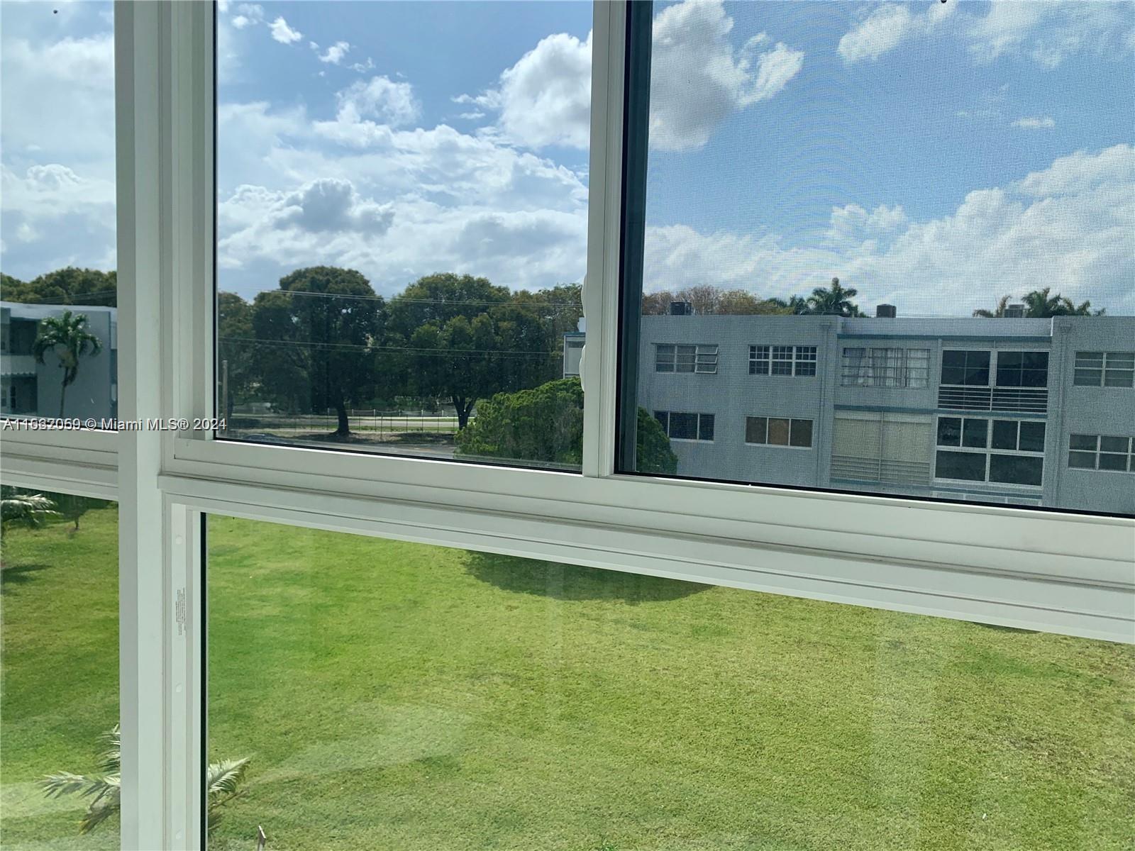 2200 Park Ln 308, Hollywood, Florida 33021, 1 Bedroom Bedrooms, ,1 BathroomBathrooms,Residentiallease,For Rent,2200 Park Ln 308,A11562059