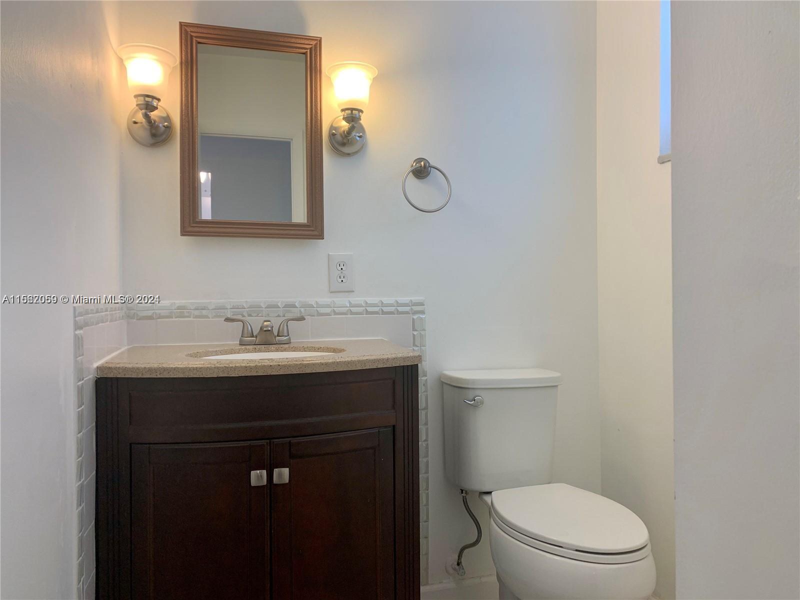 2200 Park Ln 308, Hollywood, Florida 33021, 1 Bedroom Bedrooms, ,1 BathroomBathrooms,Residentiallease,For Rent,2200 Park Ln 308,A11562059