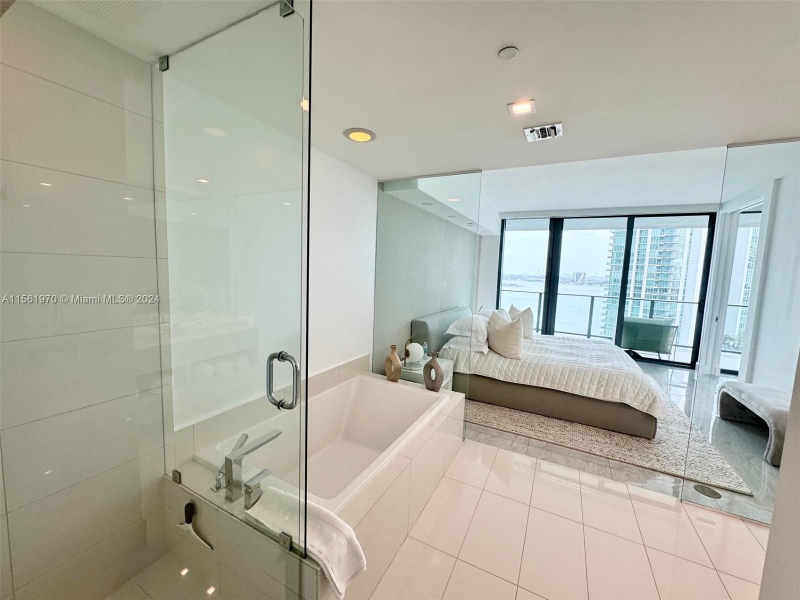 650 NE 32nd St 1901, Miami, Florida 33137, 3 Bedrooms Bedrooms, ,3 BathroomsBathrooms,Residentiallease,For Rent,650 NE 32nd St 1901,A11561970