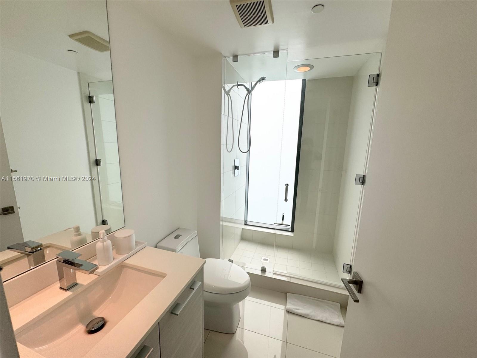 650 NE 32nd St 1901, Miami, Florida 33137, 3 Bedrooms Bedrooms, ,3 BathroomsBathrooms,Residentiallease,For Rent,650 NE 32nd St 1901,A11561970