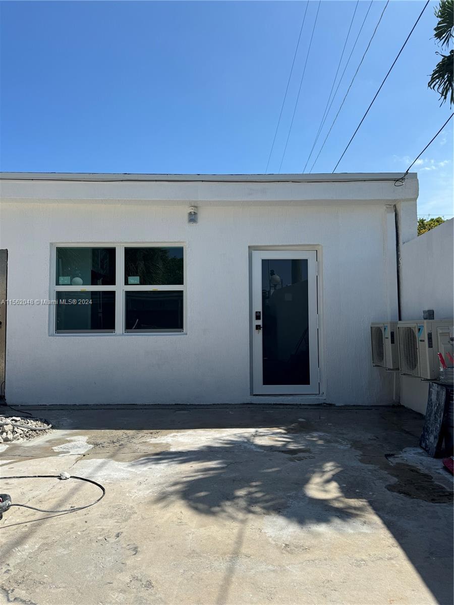 1700 Thomas St 2, Hollywood, Florida 33020, 1 Bedroom Bedrooms, ,1 BathroomBathrooms,Residentiallease,For Rent,1700 Thomas St 2,A11562048