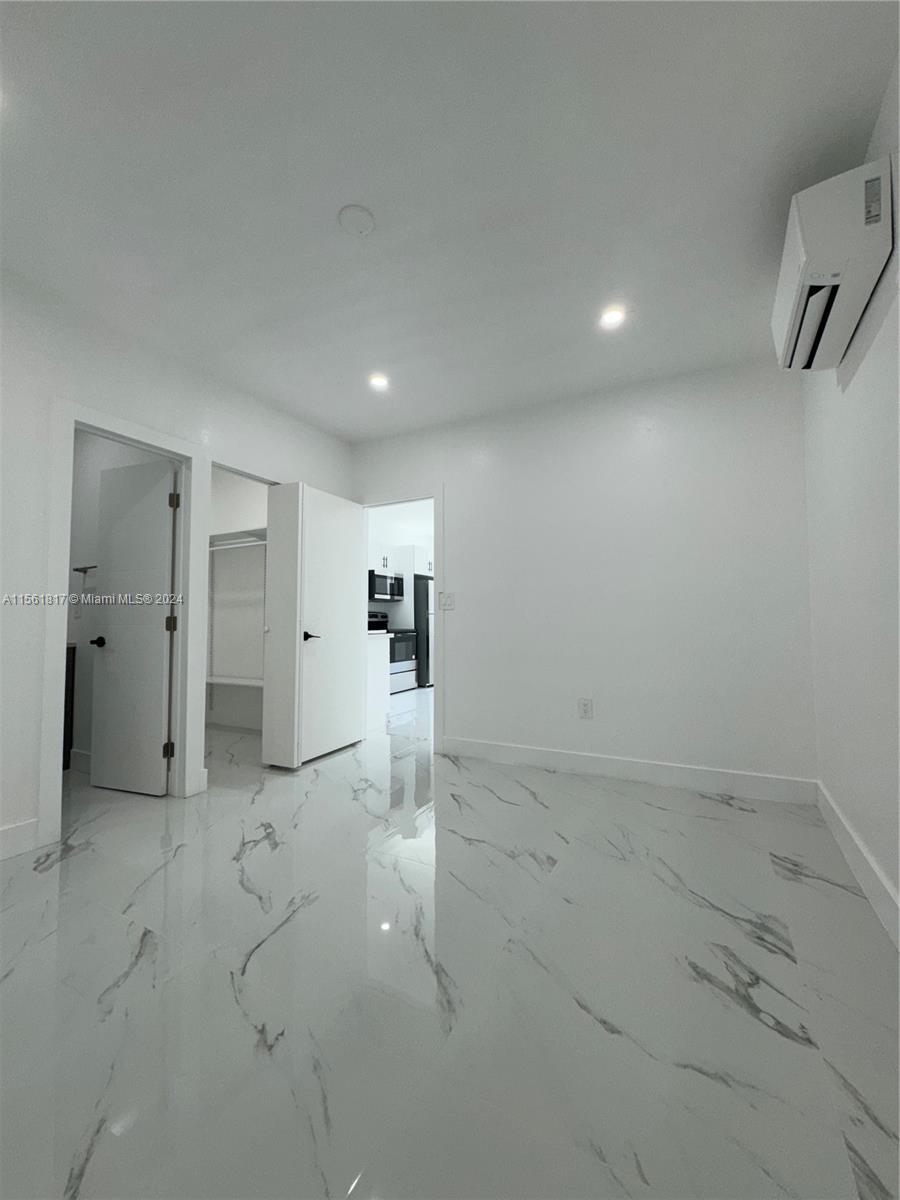 1700 Thomas St 1, Hollywood, Florida 33020, 1 Bedroom Bedrooms, ,1 BathroomBathrooms,Residentiallease,For Rent,1700 Thomas St 1,A11561817