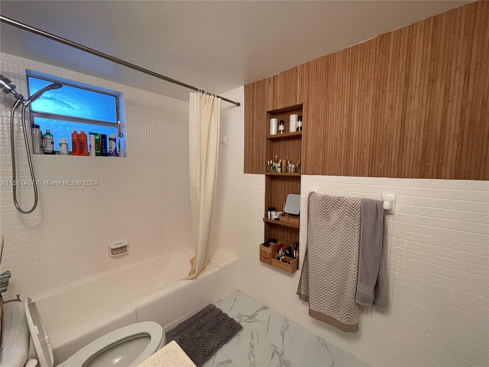 1145 Normandy Dr 505, Miami Beach, Florida 33141, 2 Bedrooms Bedrooms, ,1 BathroomBathrooms,Residentiallease,For Rent,1145 Normandy Dr 505,A11561457