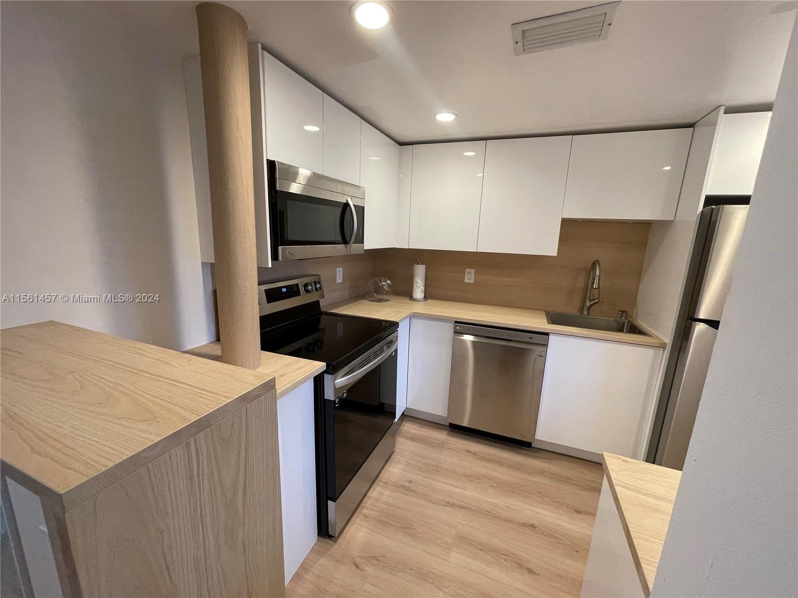 1145 Normandy Dr 505, Miami Beach, Florida 33141, 2 Bedrooms Bedrooms, ,1 BathroomBathrooms,Residentiallease,For Rent,1145 Normandy Dr 505,A11561457