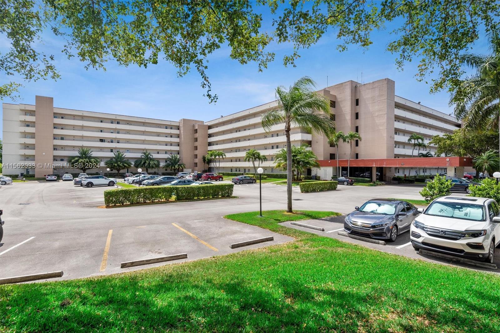 8900 Washington Blvd 101, Pembroke Pines, Florida 33025, 1 Bedroom Bedrooms, ,1 BathroomBathrooms,Residential,For Sale,8900 Washington Blvd 101,A11562033