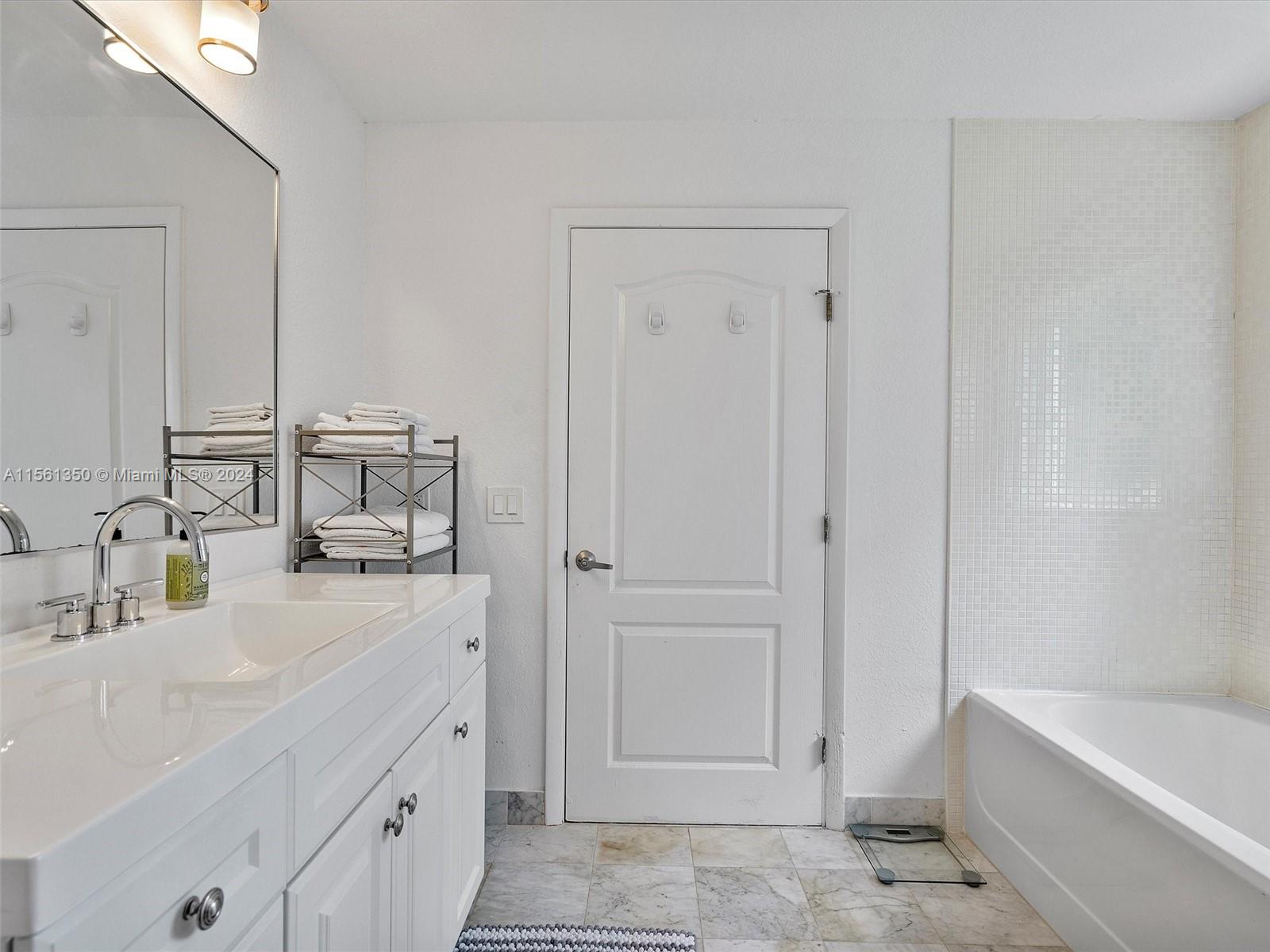 520 NE 29th St TH2, Miami, Florida 33137, 1 Bedroom Bedrooms, ,1 BathroomBathrooms,Residential,For Sale,520 NE 29th St TH2,A11561350