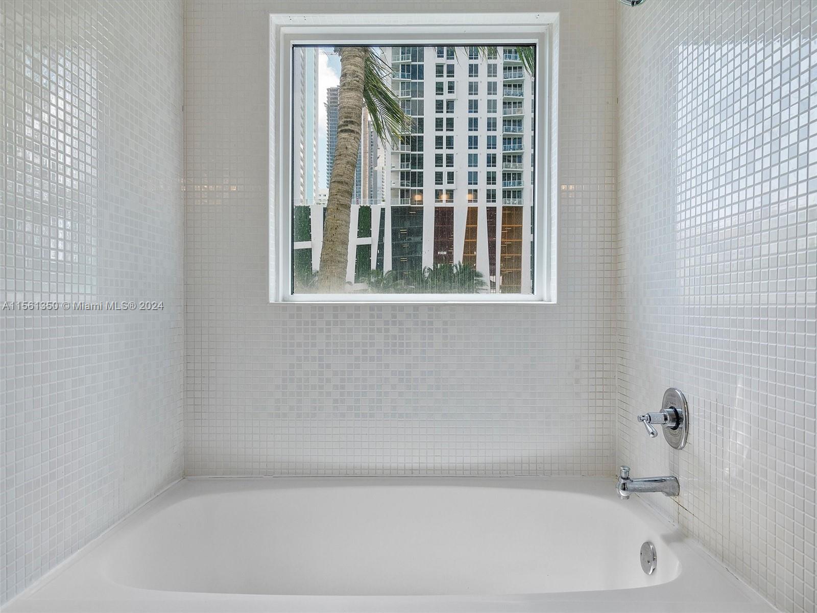 520 NE 29th St TH2, Miami, Florida 33137, 1 Bedroom Bedrooms, ,1 BathroomBathrooms,Residential,For Sale,520 NE 29th St TH2,A11561350