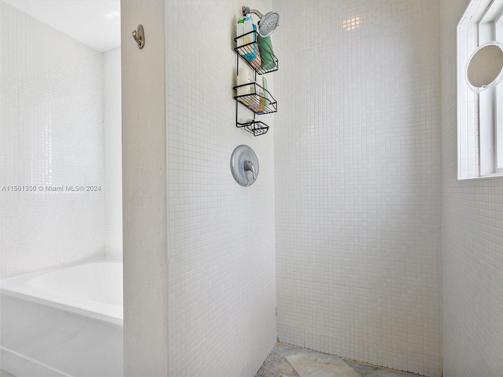520 NE 29th St TH2, Miami, Florida 33137, 1 Bedroom Bedrooms, ,1 BathroomBathrooms,Residential,For Sale,520 NE 29th St TH2,A11561350