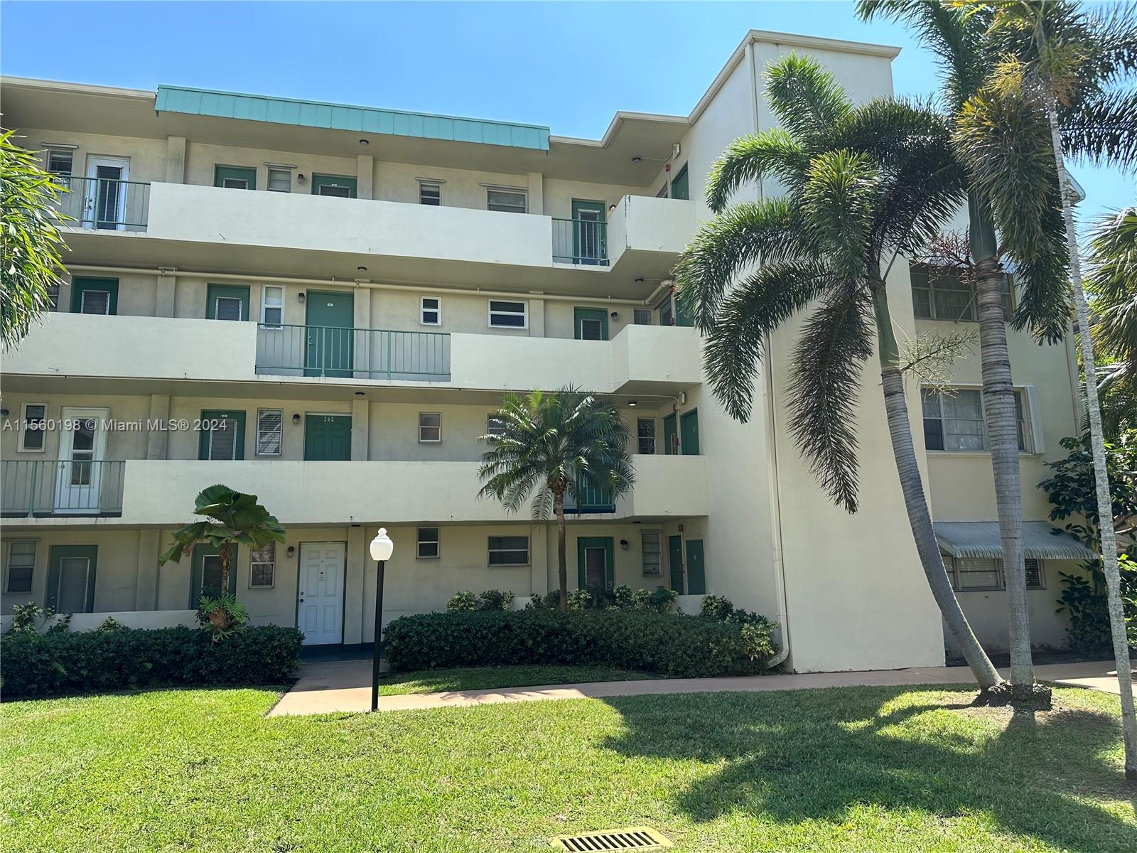 1333 E Hallandale Beach Blvd 404, Hallandale Beach, Florida 33009, 1 Bedroom Bedrooms, ,1 BathroomBathrooms,Residential,For Sale,1333 E Hallandale Beach Blvd 404,A11560198