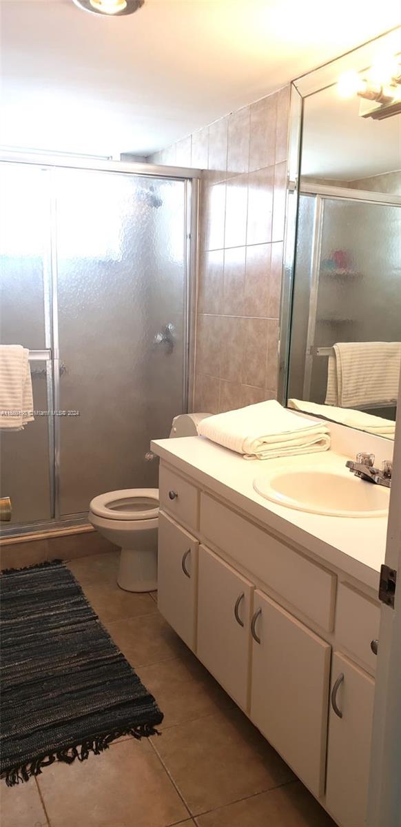1333 E Hallandale Beach Blvd 404, Hallandale Beach, Florida 33009, 1 Bedroom Bedrooms, ,1 BathroomBathrooms,Residential,For Sale,1333 E Hallandale Beach Blvd 404,A11560198