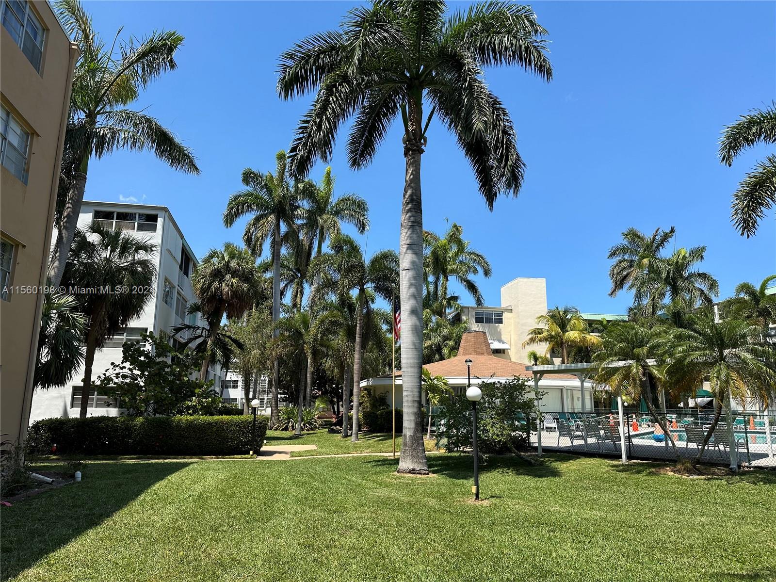 1333 E Hallandale Beach Blvd 404, Hallandale Beach, Florida 33009, 1 Bedroom Bedrooms, ,1 BathroomBathrooms,Residential,For Sale,1333 E Hallandale Beach Blvd 404,A11560198