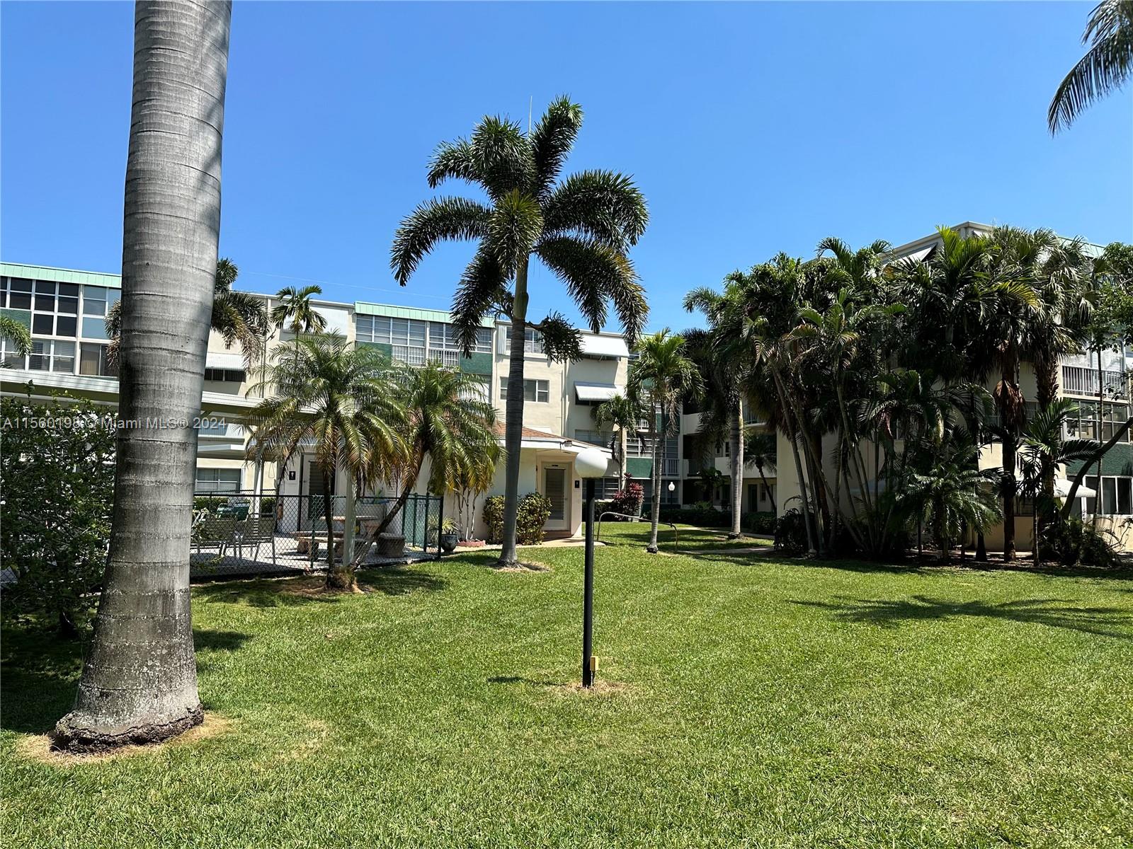 1333 E Hallandale Beach Blvd 404, Hallandale Beach, Florida 33009, 1 Bedroom Bedrooms, ,1 BathroomBathrooms,Residential,For Sale,1333 E Hallandale Beach Blvd 404,A11560198