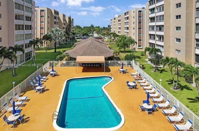 500 NE 12th Ave 701, Hallandale Beach, Florida 33009, 2 Bedrooms Bedrooms, ,2 BathroomsBathrooms,Residential,For Sale,500 NE 12th Ave 701,A11561949