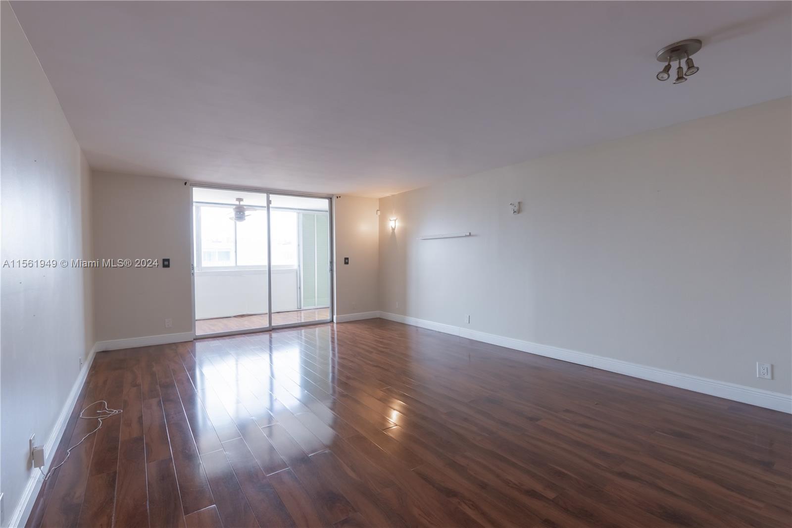 500 NE 12th Ave 701, Hallandale Beach, Florida 33009, 2 Bedrooms Bedrooms, ,2 BathroomsBathrooms,Residential,For Sale,500 NE 12th Ave 701,A11561949