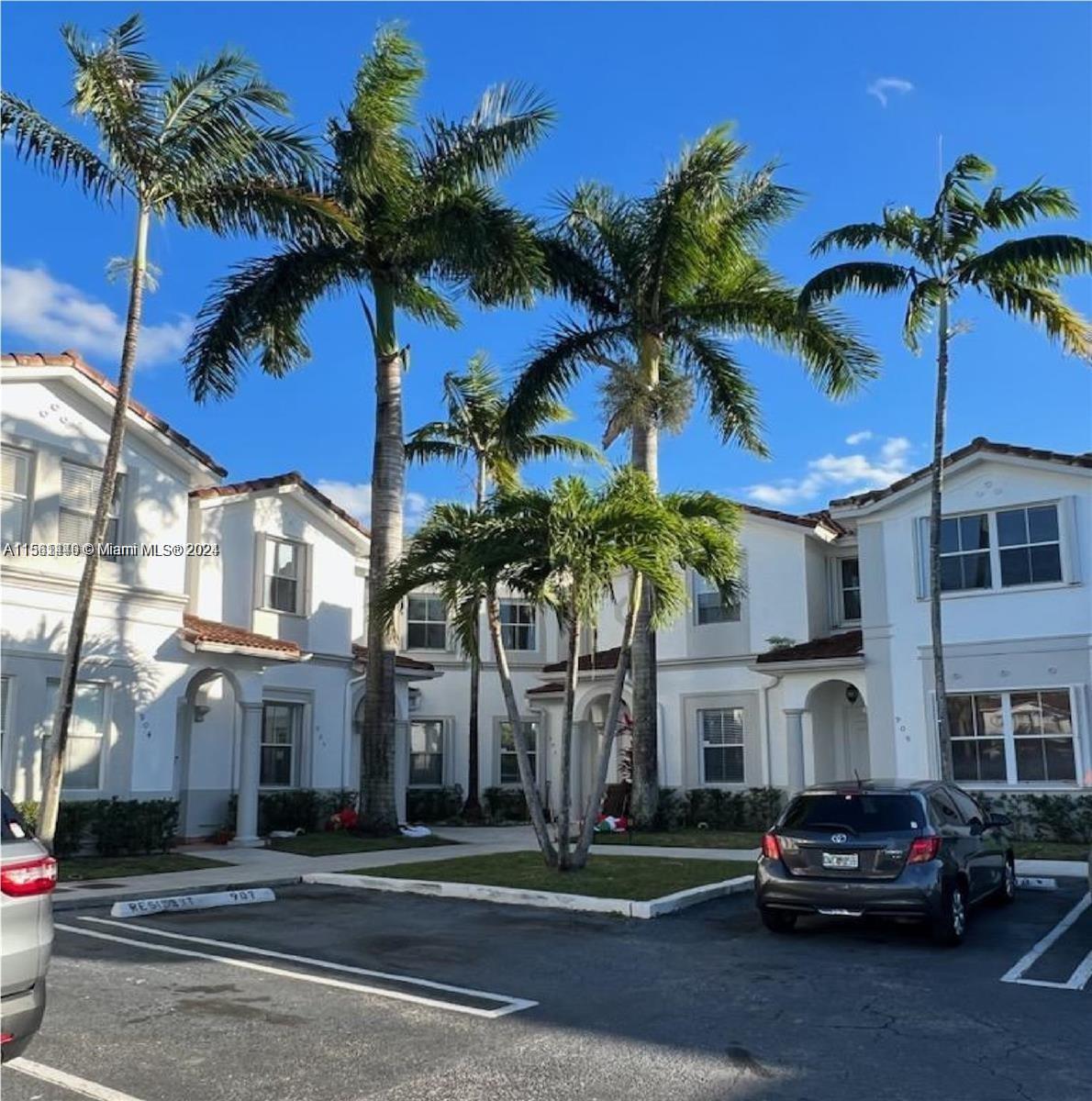 5570 NW 107th Ave 907, Doral, Florida 33178, 4 Bedrooms Bedrooms, ,3 BathroomsBathrooms,Residential,For Sale,5570 NW 107th Ave 907,A11561449