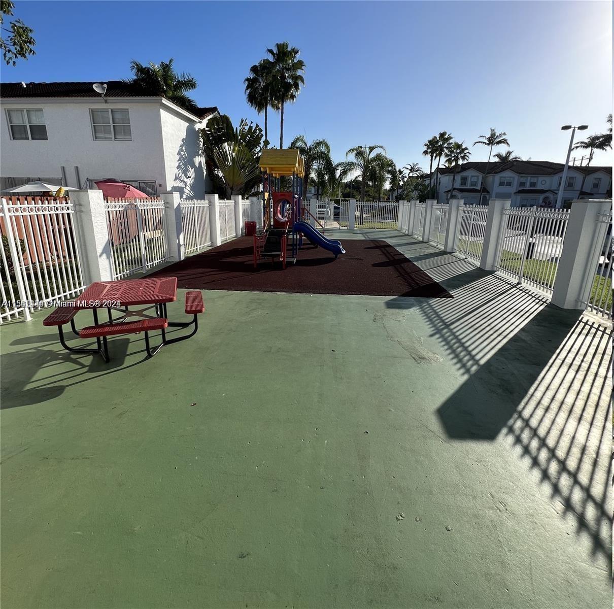 5570 NW 107th Ave 907, Doral, Florida 33178, 4 Bedrooms Bedrooms, ,3 BathroomsBathrooms,Residential,For Sale,5570 NW 107th Ave 907,A11561449