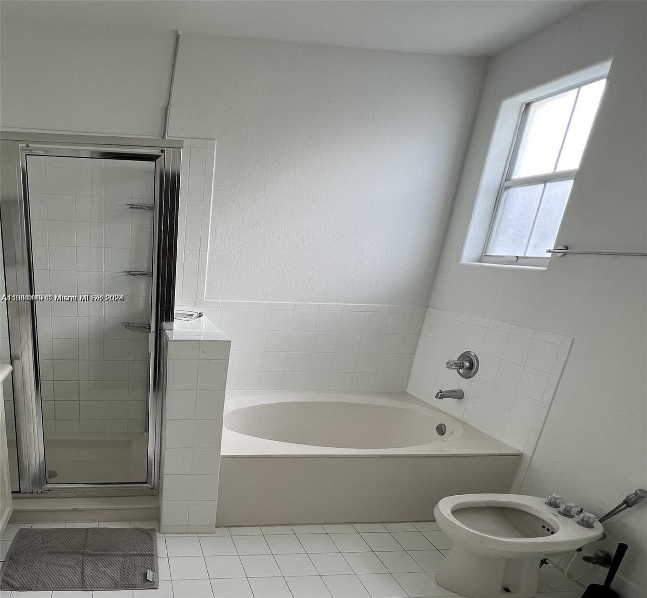 5570 NW 107th Ave 907, Doral, Florida 33178, 4 Bedrooms Bedrooms, ,3 BathroomsBathrooms,Residential,For Sale,5570 NW 107th Ave 907,A11561449