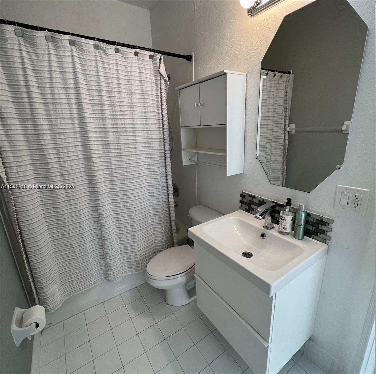 5570 NW 107th Ave 907, Doral, Florida 33178, 4 Bedrooms Bedrooms, ,3 BathroomsBathrooms,Residential,For Sale,5570 NW 107th Ave 907,A11561449