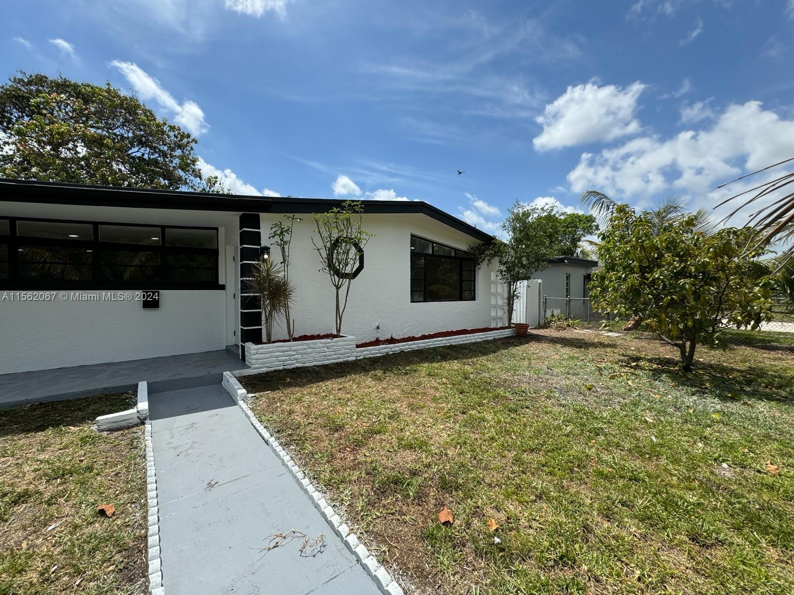 810 NW 170th Ter, Miami Gardens, Florida 33169, 5 Bedrooms Bedrooms, ,3 BathroomsBathrooms,Residential,For Sale,810 NW 170th Ter,A11562067