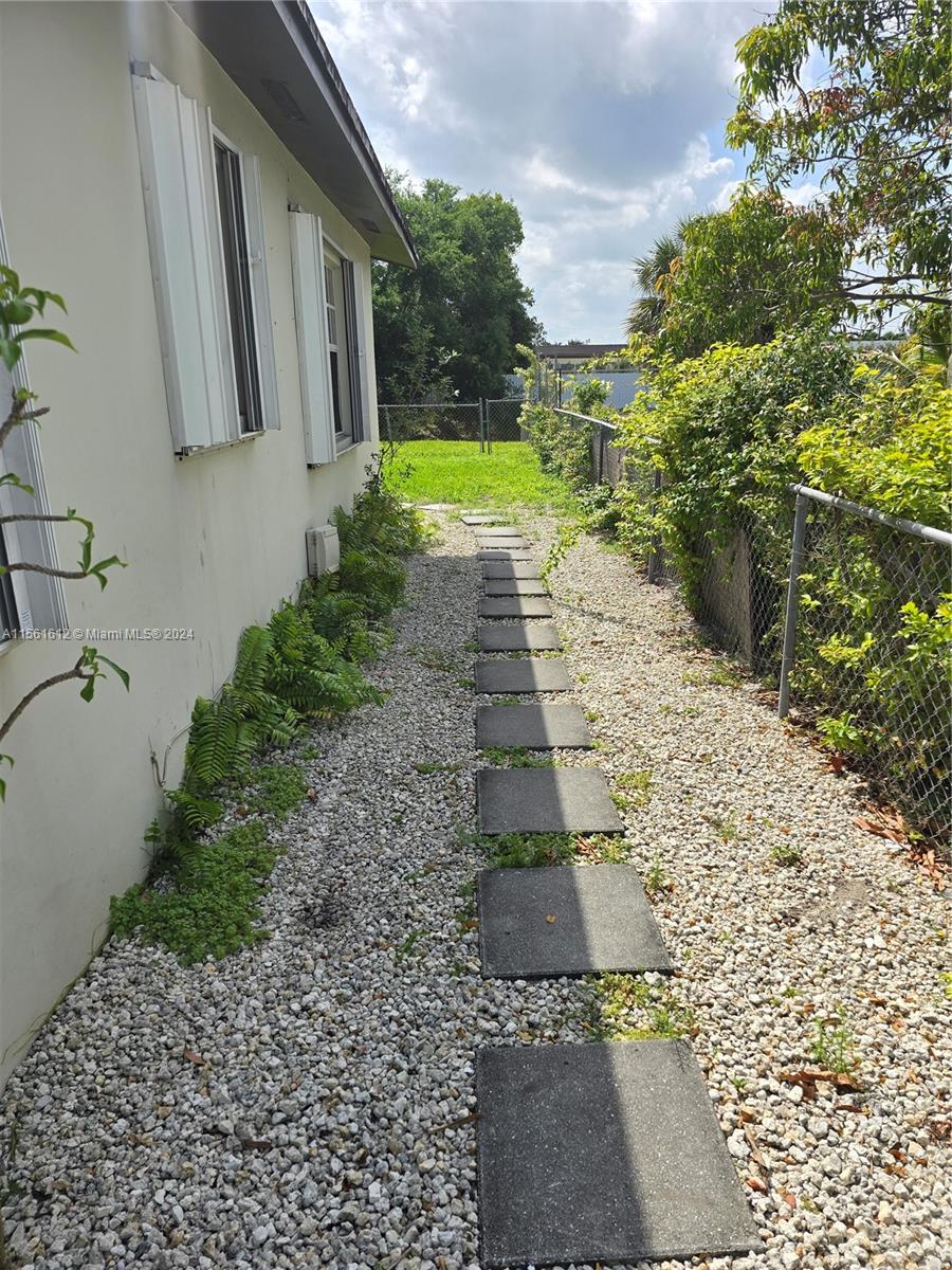 17240 NW 52nd Ave, Miami Gardens, Florida 33055, 2 Bedrooms Bedrooms, ,1 BathroomBathrooms,Residentiallease,For Rent,17240 NW 52nd Ave,A11561612