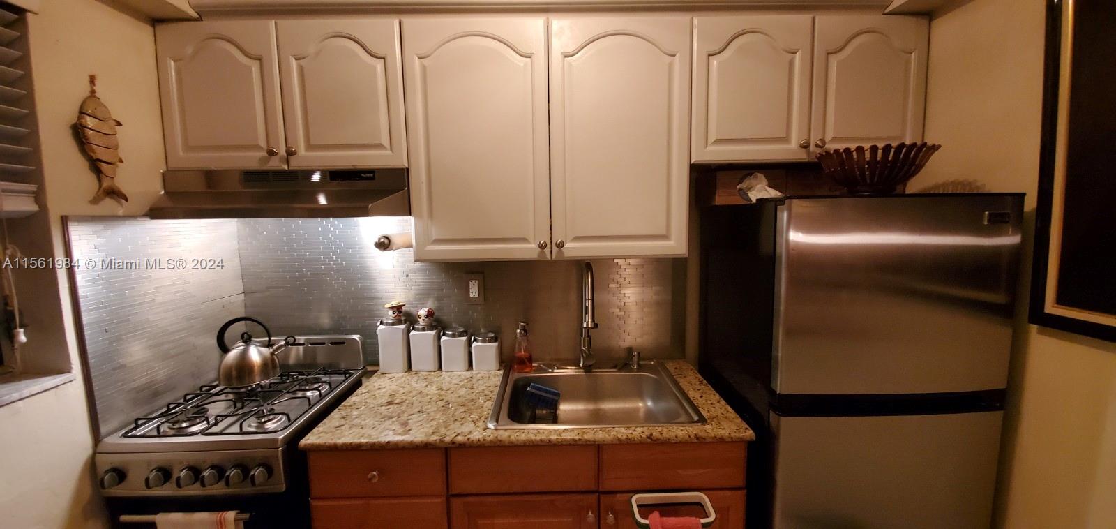 1014 Salzedo St 107, Coral Gables, Florida 33134, 1 Bedroom Bedrooms, ,1 BathroomBathrooms,Residential,For Sale,1014 Salzedo St 107,A11561984