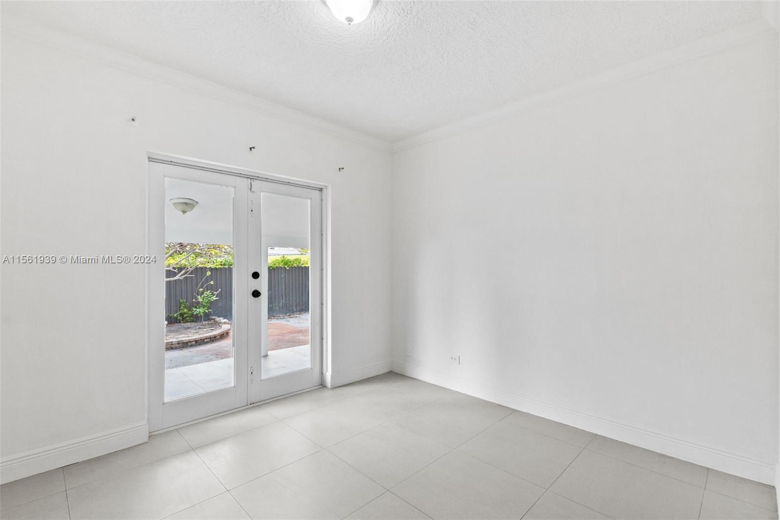 1015 NW 17th Ct, Miami, Florida 33125, 4 Bedrooms Bedrooms, ,3 BathroomsBathrooms,Residentiallease,For Rent,1015 NW 17th Ct,A11561939