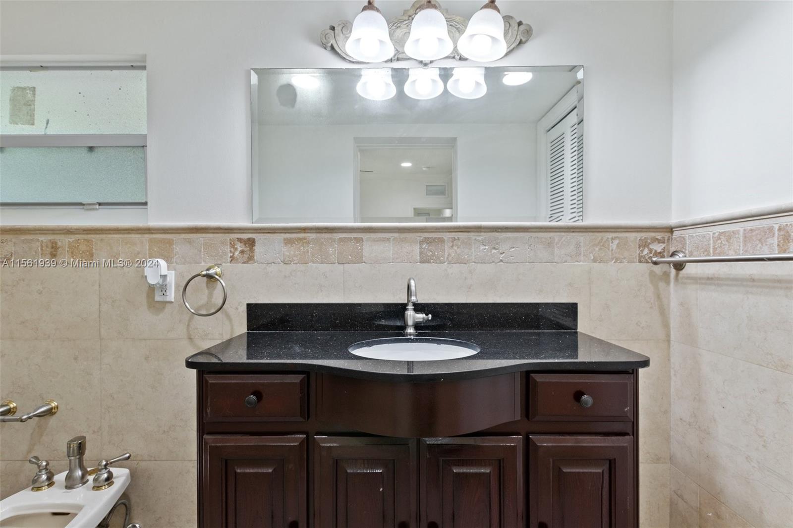 1015 NW 17th Ct, Miami, Florida 33125, 4 Bedrooms Bedrooms, ,3 BathroomsBathrooms,Residentiallease,For Rent,1015 NW 17th Ct,A11561939