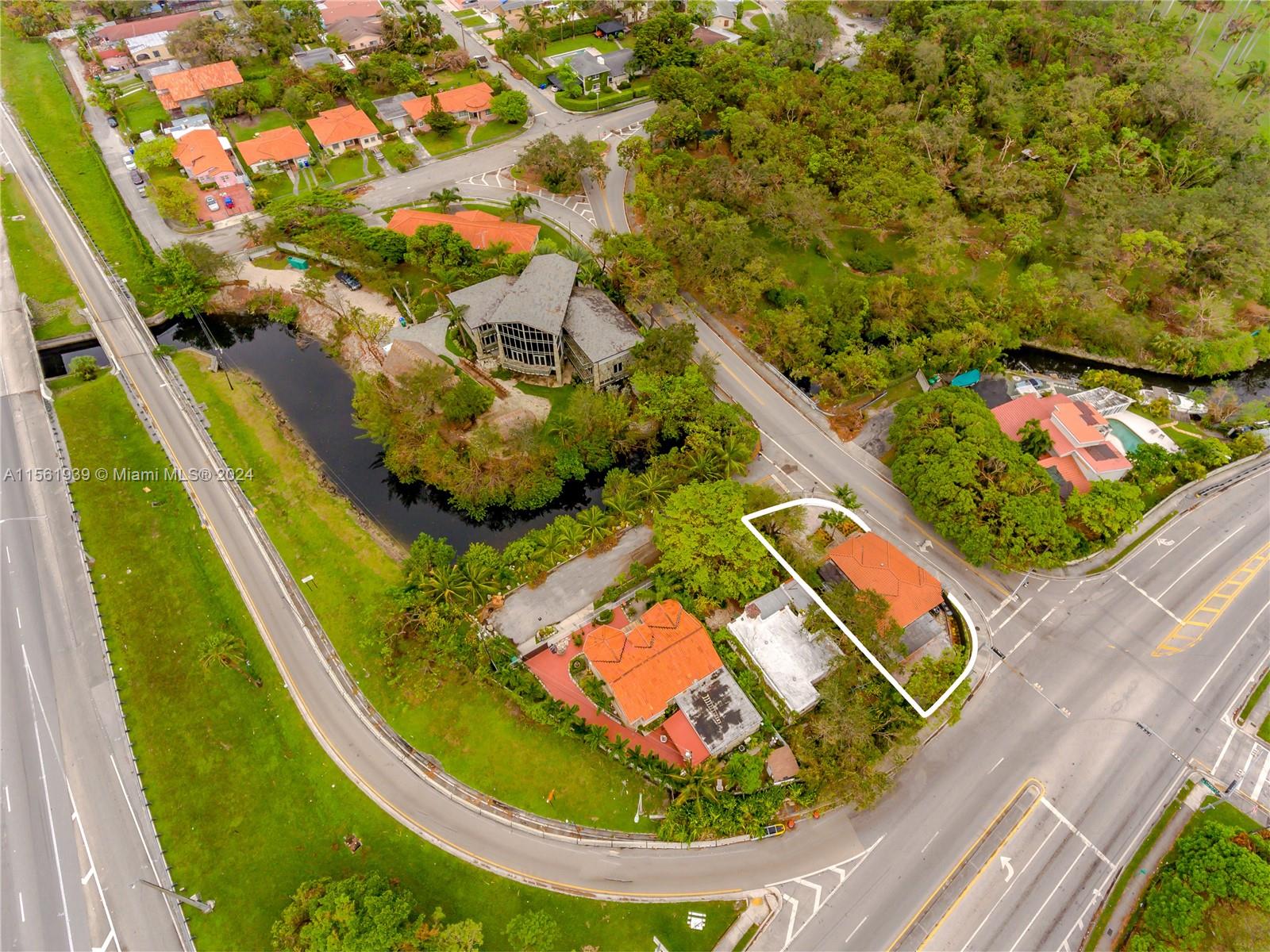 1015 NW 17th Ct, Miami, Florida 33125, 4 Bedrooms Bedrooms, ,3 BathroomsBathrooms,Residentiallease,For Rent,1015 NW 17th Ct,A11561939