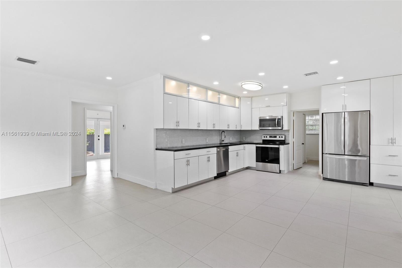 1015 NW 17th Ct, Miami, Florida 33125, 4 Bedrooms Bedrooms, ,3 BathroomsBathrooms,Residentiallease,For Rent,1015 NW 17th Ct,A11561939