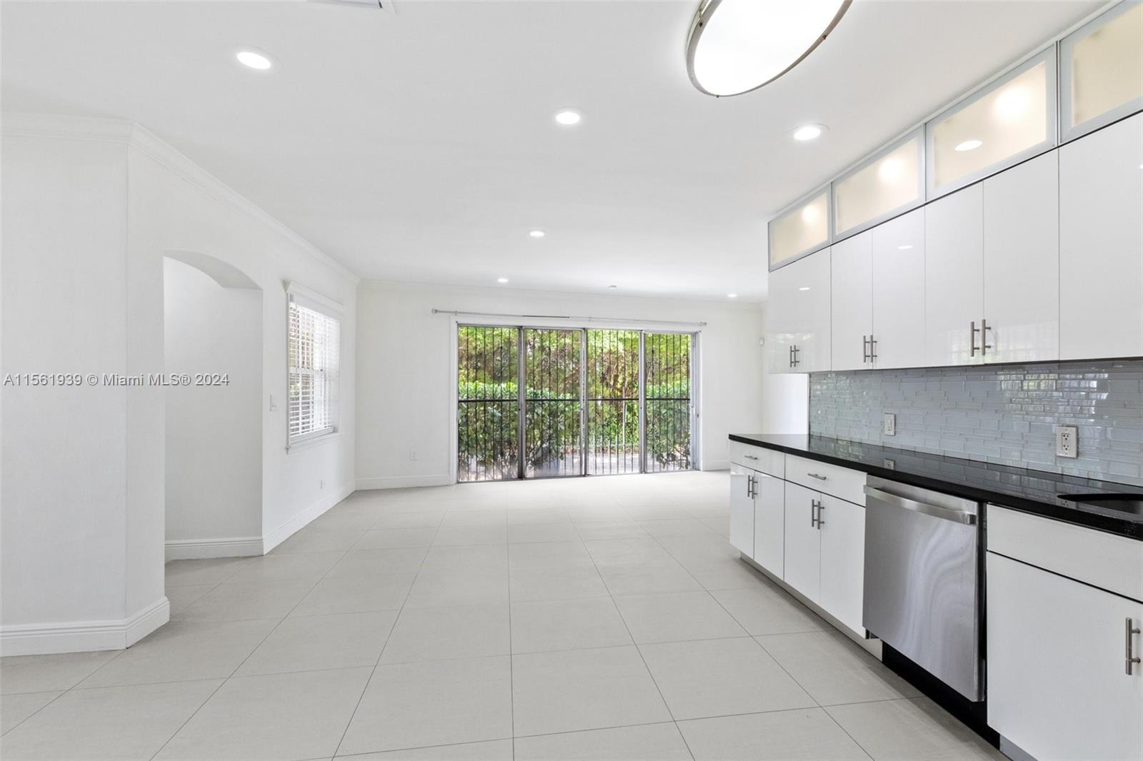 1015 NW 17th Ct, Miami, Florida 33125, 4 Bedrooms Bedrooms, ,3 BathroomsBathrooms,Residentiallease,For Rent,1015 NW 17th Ct,A11561939