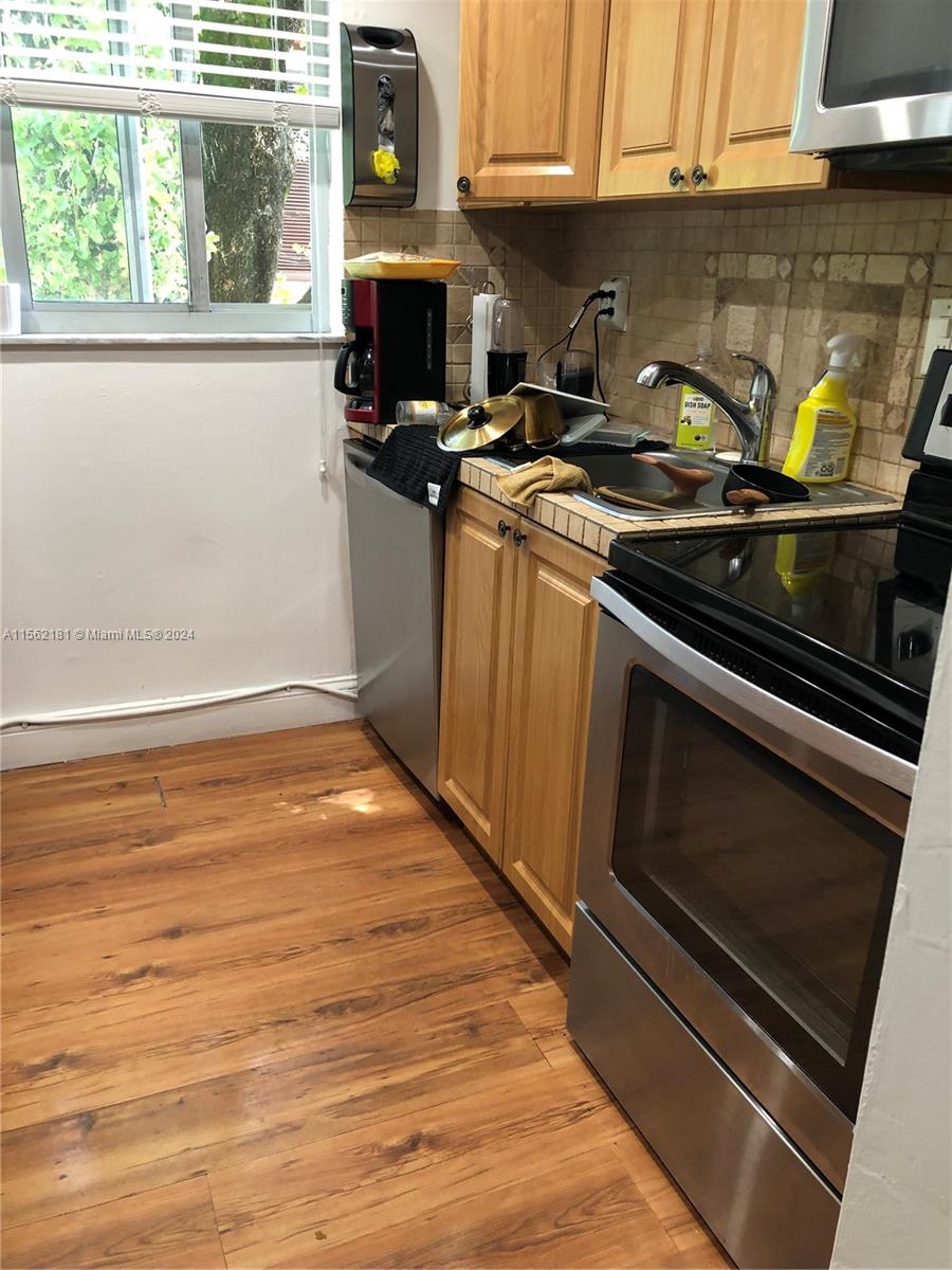 1110 Salzedo St 2G, Coral Gables, Florida 33134, 2 Bedrooms Bedrooms, ,1 BathroomBathrooms,Residentiallease,For Rent,1110 Salzedo St 2G,A11562181