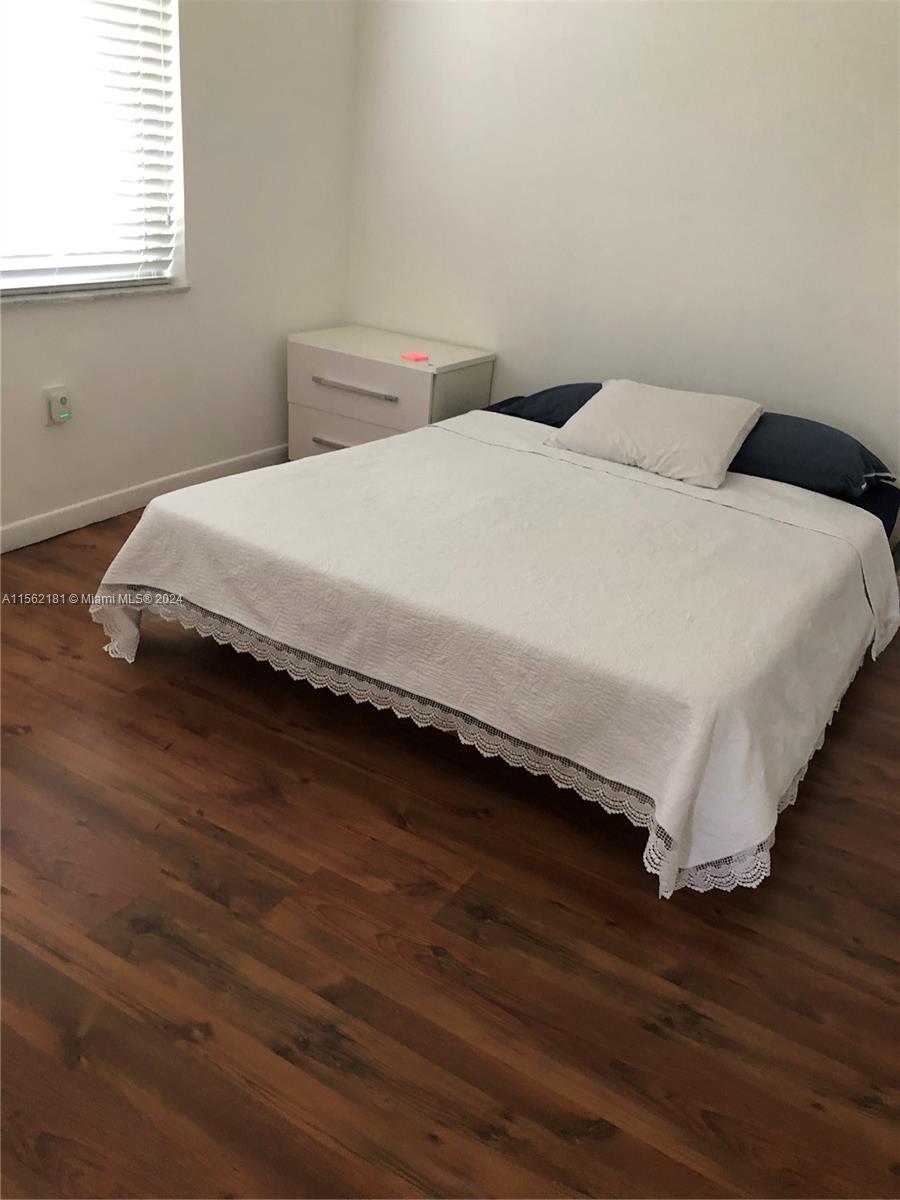 1110 Salzedo St 2G, Coral Gables, Florida 33134, 2 Bedrooms Bedrooms, ,1 BathroomBathrooms,Residentiallease,For Rent,1110 Salzedo St 2G,A11562181