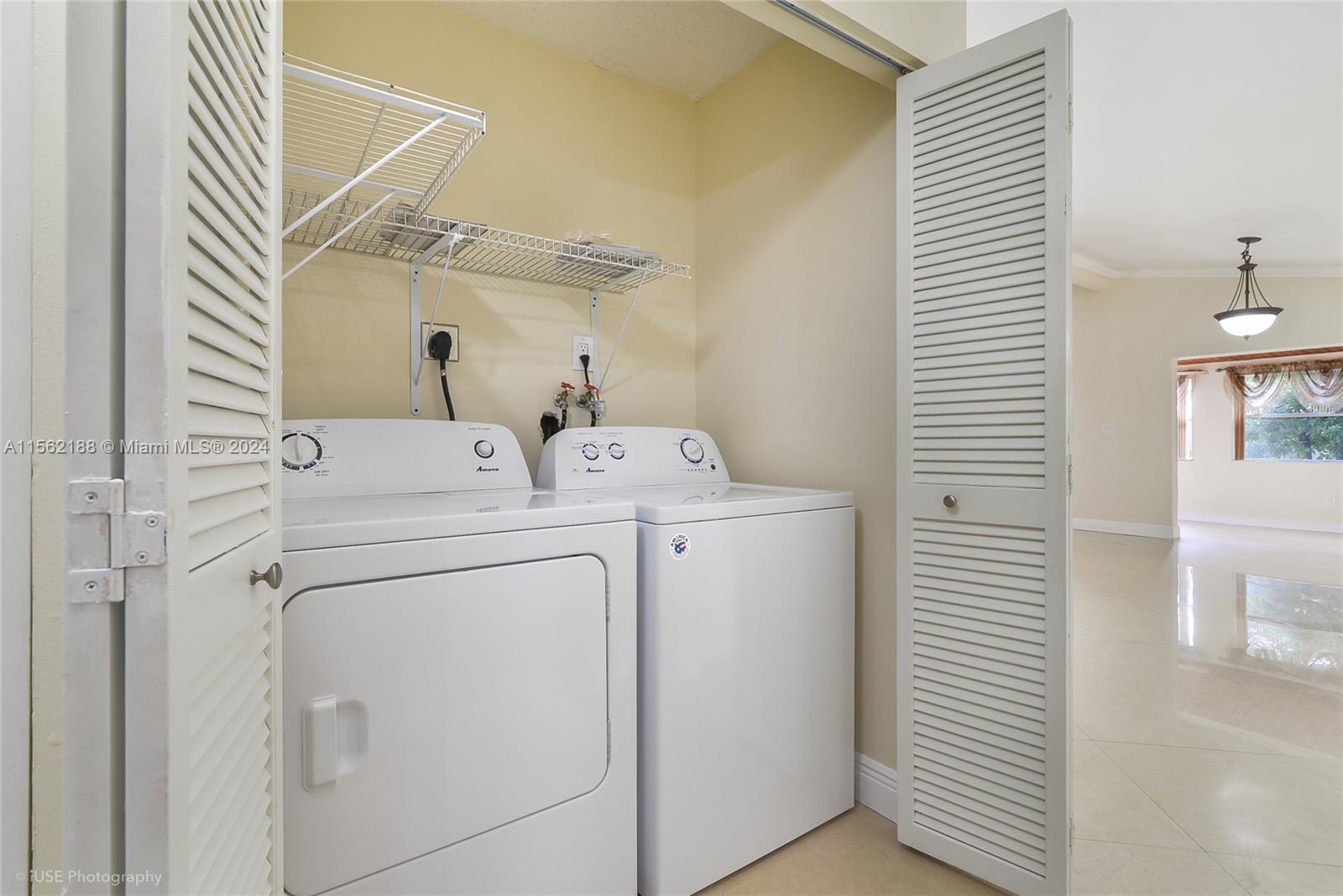 19337 NW 62nd Ave A, Hialeah, Florida 33015, 5 Bedrooms Bedrooms, ,2 BathroomsBathrooms,Residentiallease,For Rent,19337 NW 62nd Ave A,A11562188