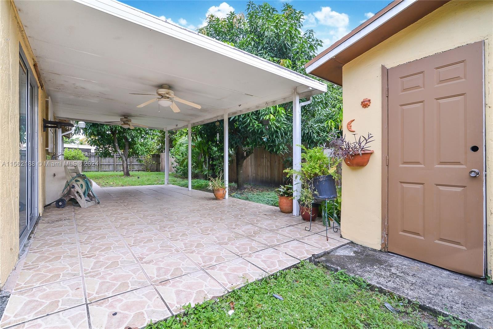 19337 NW 62nd Ave A, Hialeah, Florida 33015, 5 Bedrooms Bedrooms, ,2 BathroomsBathrooms,Residentiallease,For Rent,19337 NW 62nd Ave A,A11562188