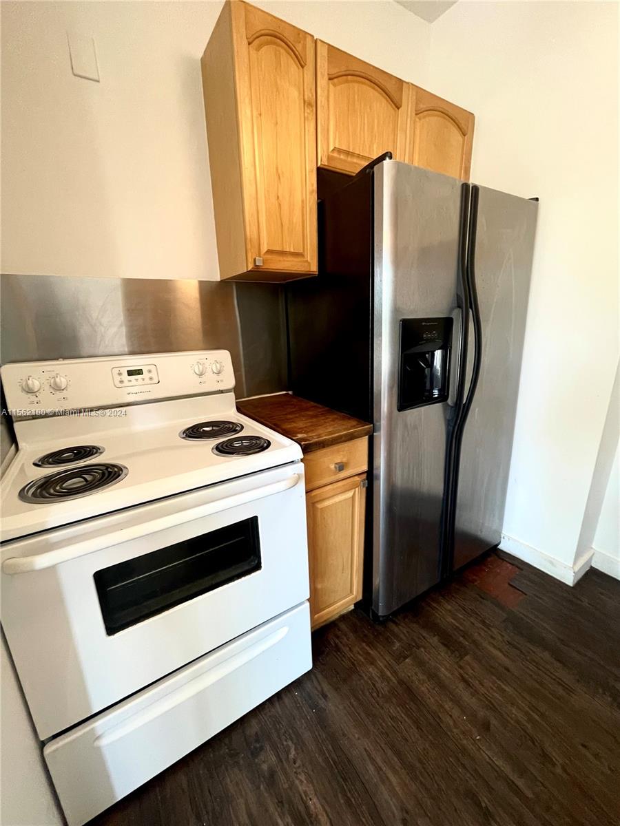 4035 N Meridian Ave 304, Miami Beach, Florida 33140, 1 Bedroom Bedrooms, ,1 BathroomBathrooms,Residentiallease,For Rent,4035 N Meridian Ave 304,A11562180